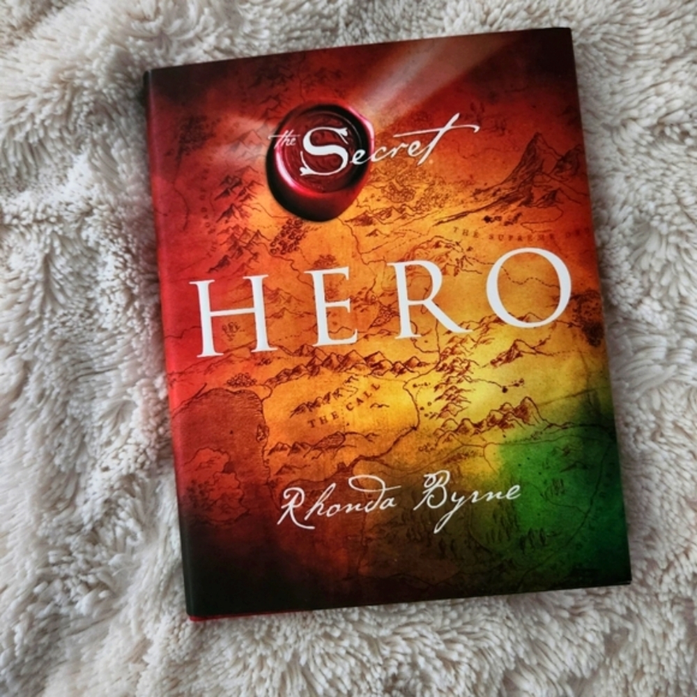 🌿2/$20 The Secret: Hero hardcover
